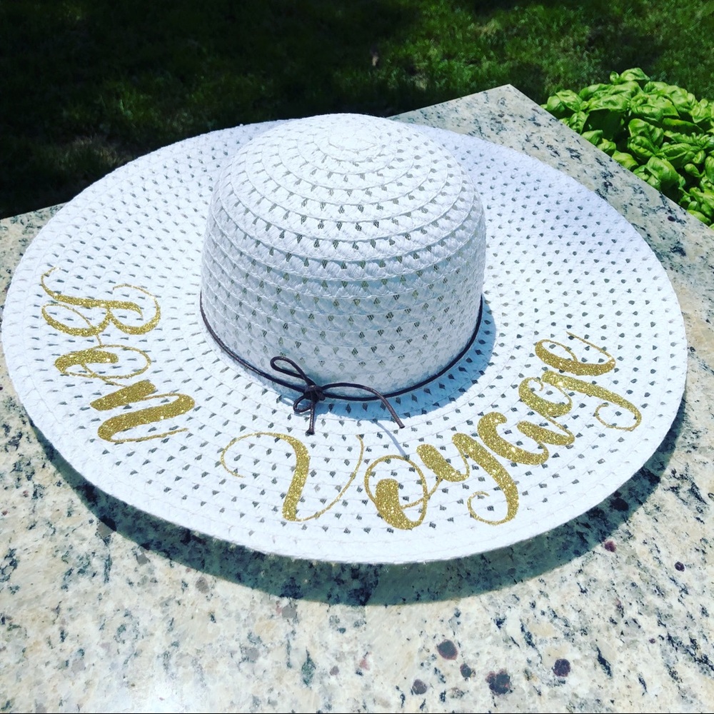 Floppy sun hat